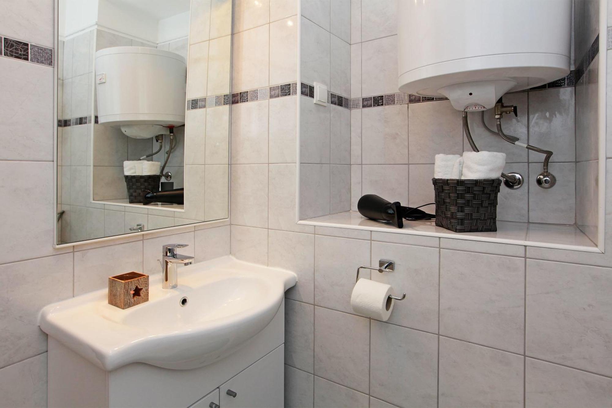 Apartments Park Vela Luka Ngoại thất bức ảnh