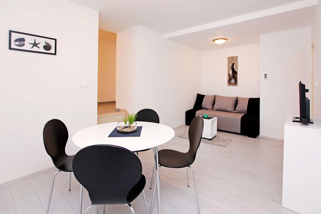 Apartments Park Vela Luka Phòng bức ảnh